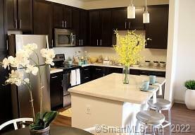 627 Brighton Park Way Bloomfield CT 06002