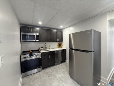 156 Garfield Avenue New London CT 06320