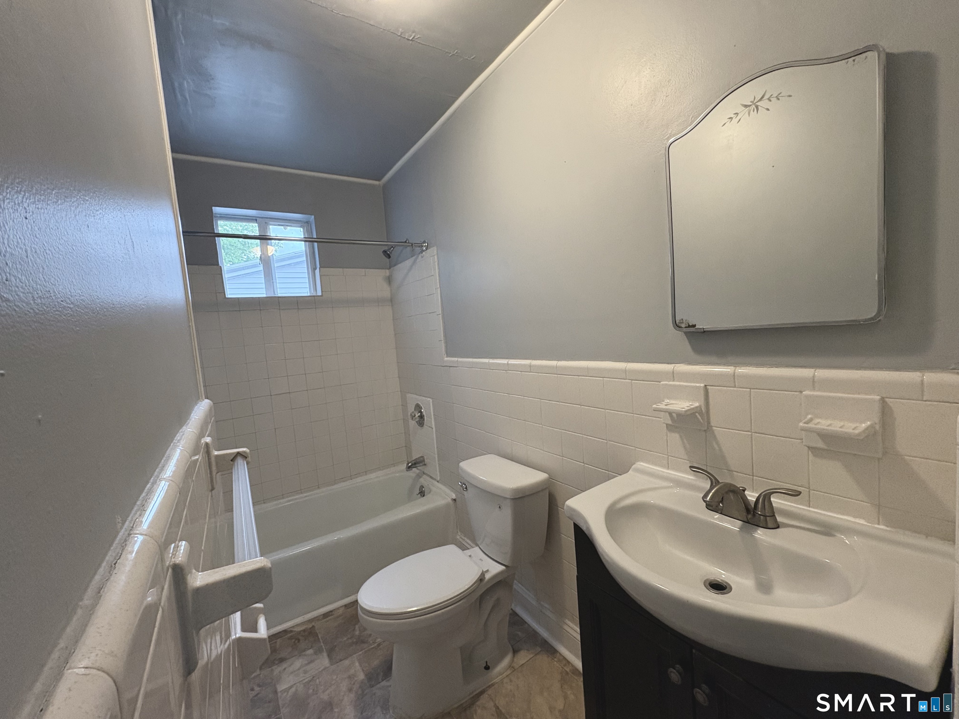 208 Fairview Avenue Bridgeport CT 06606