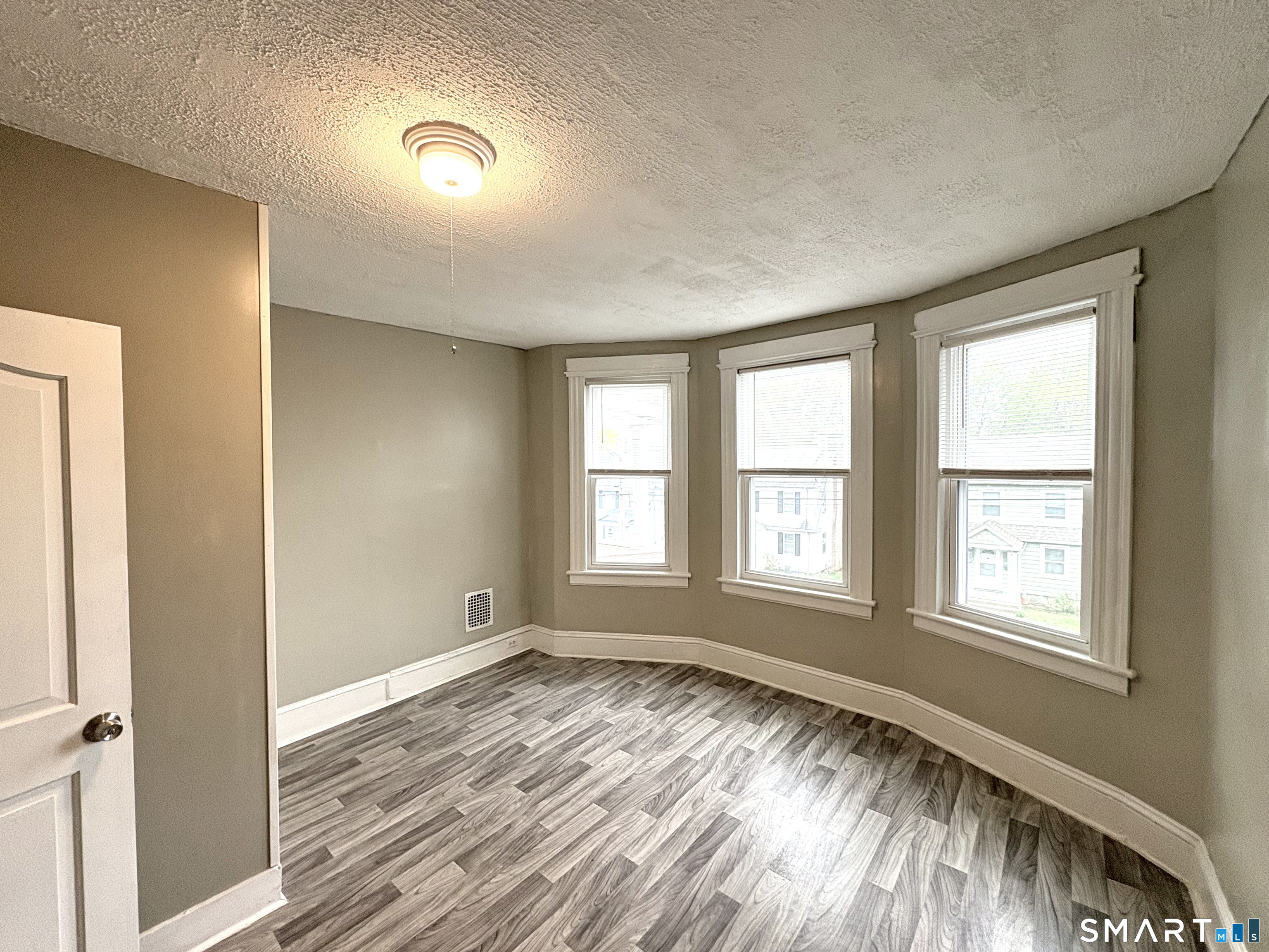 208 Fairview Avenue Bridgeport CT 06606