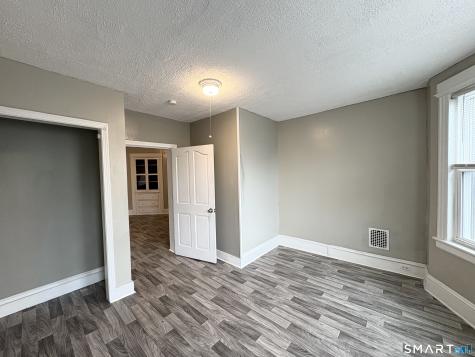 208 Fairview Avenue Bridgeport CT 06606