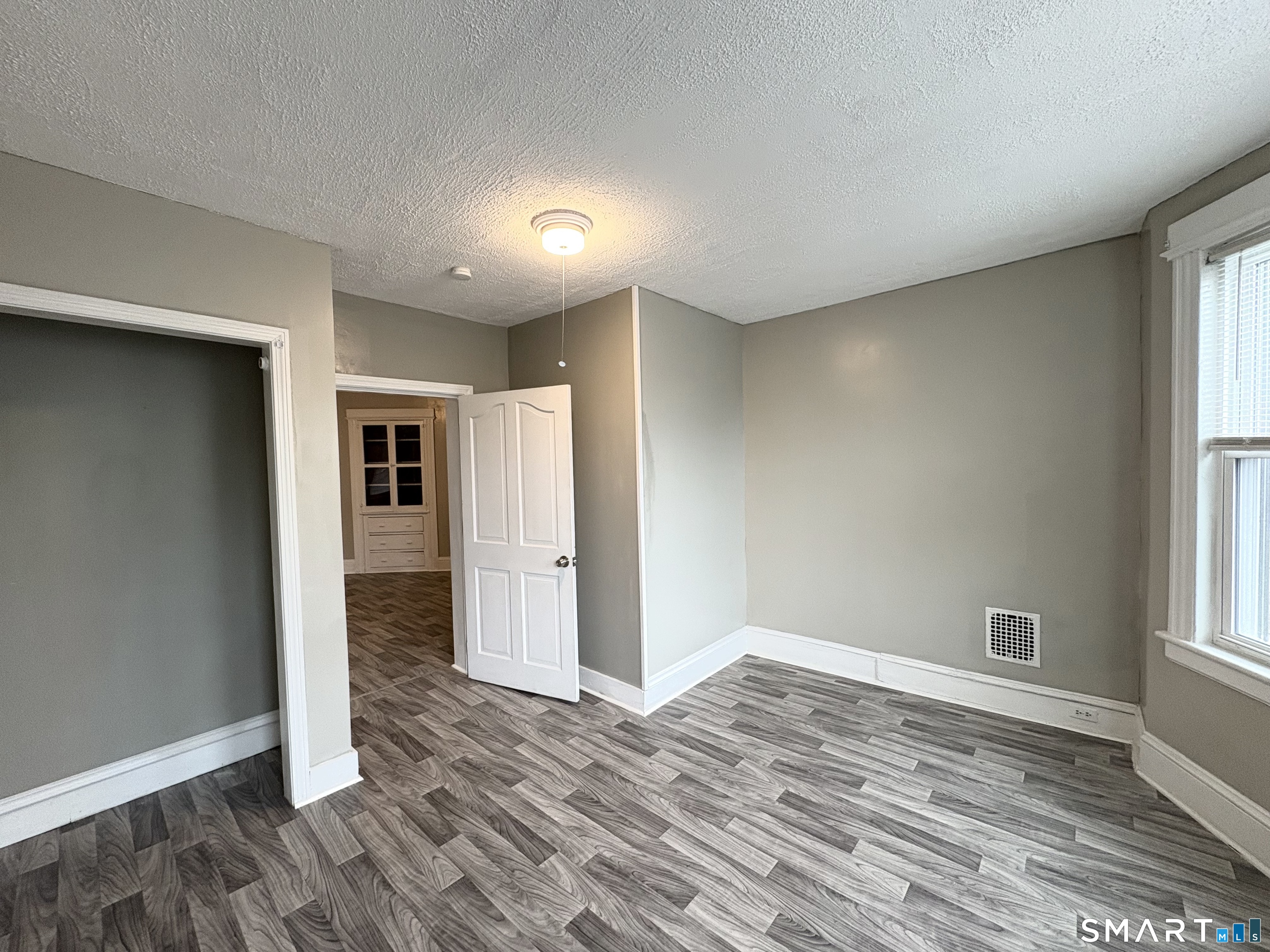 208 Fairview Avenue Bridgeport CT 06606