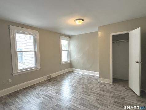 208 Fairview Avenue Bridgeport CT 06606