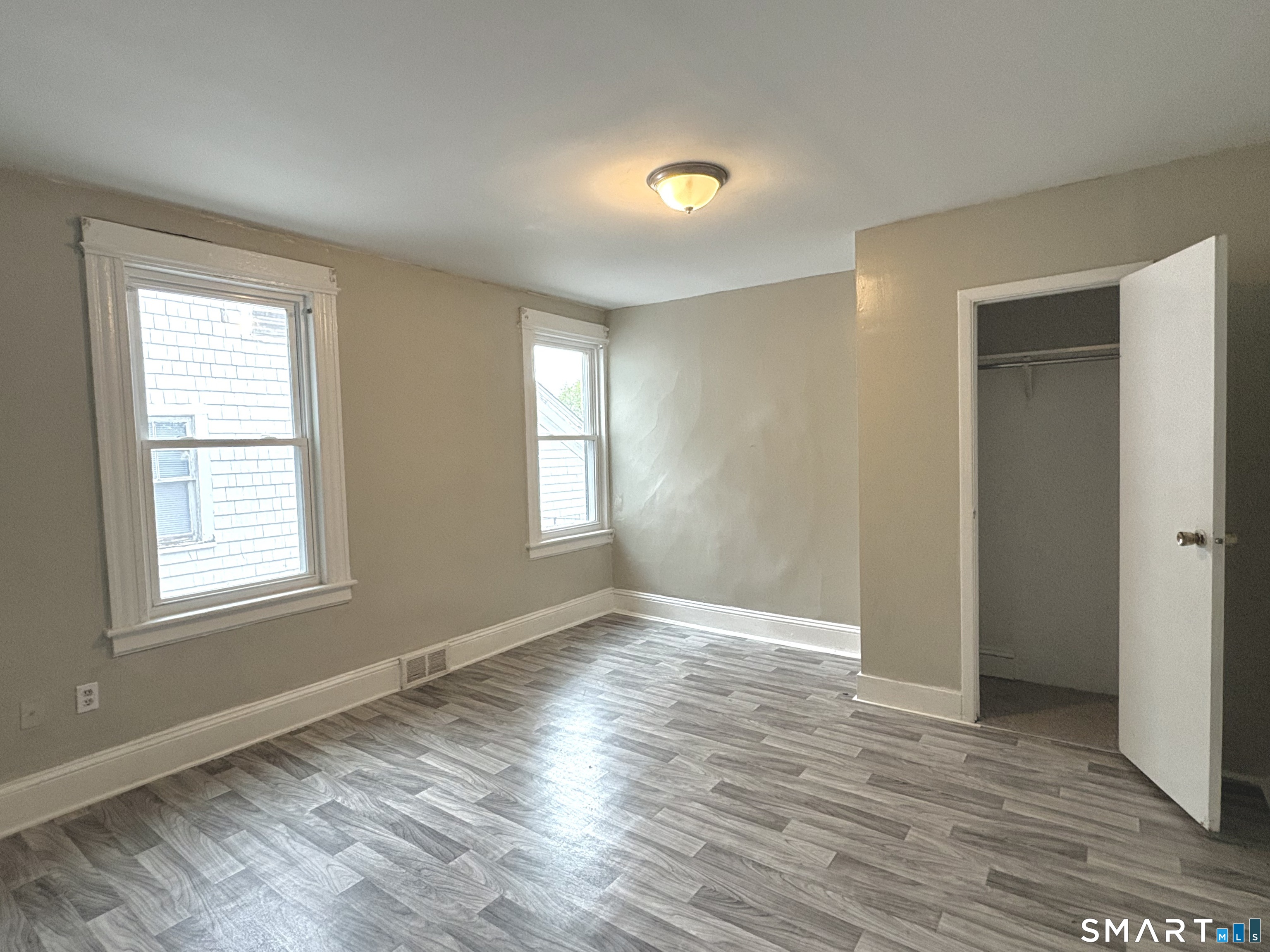 208 Fairview Avenue Bridgeport CT 06606