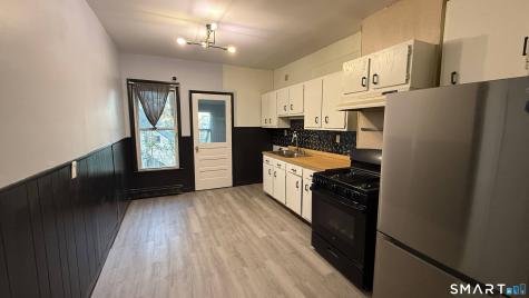 242 Madison Avenue Bridgeport CT 06604