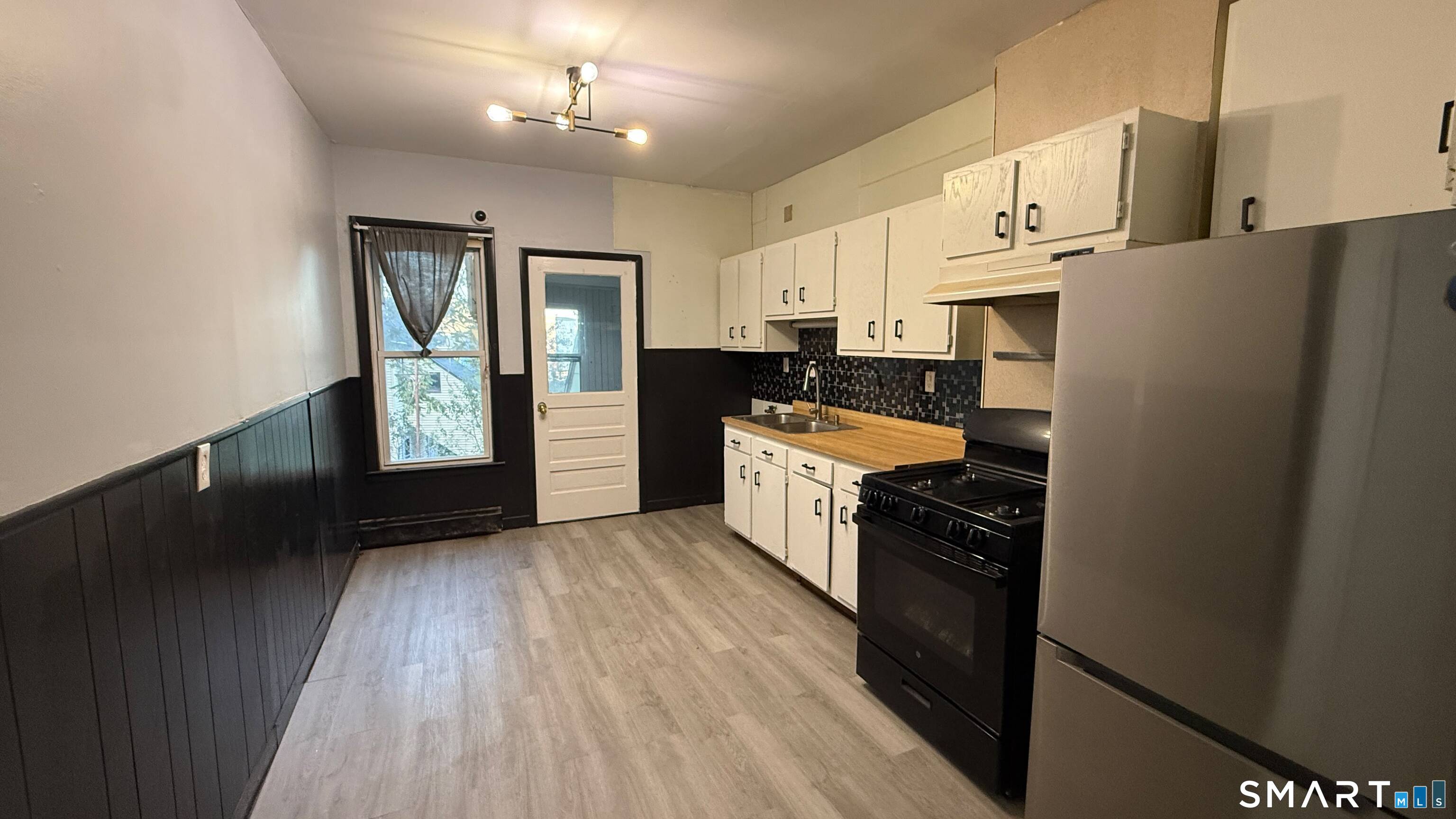 242 Madison Avenue Bridgeport CT 06604