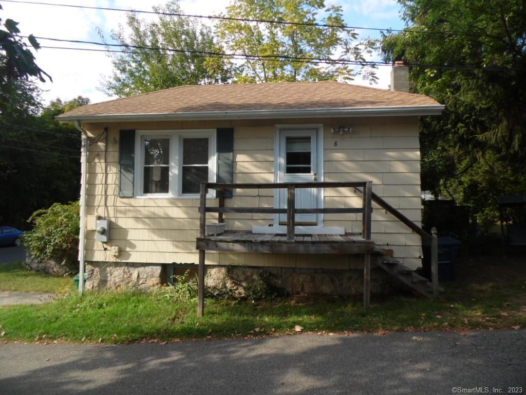 8 Vivian Street Waterford CT 06385