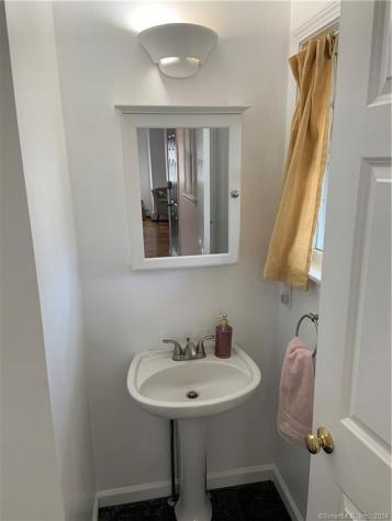 9 Beech Street Farmington CT 06032