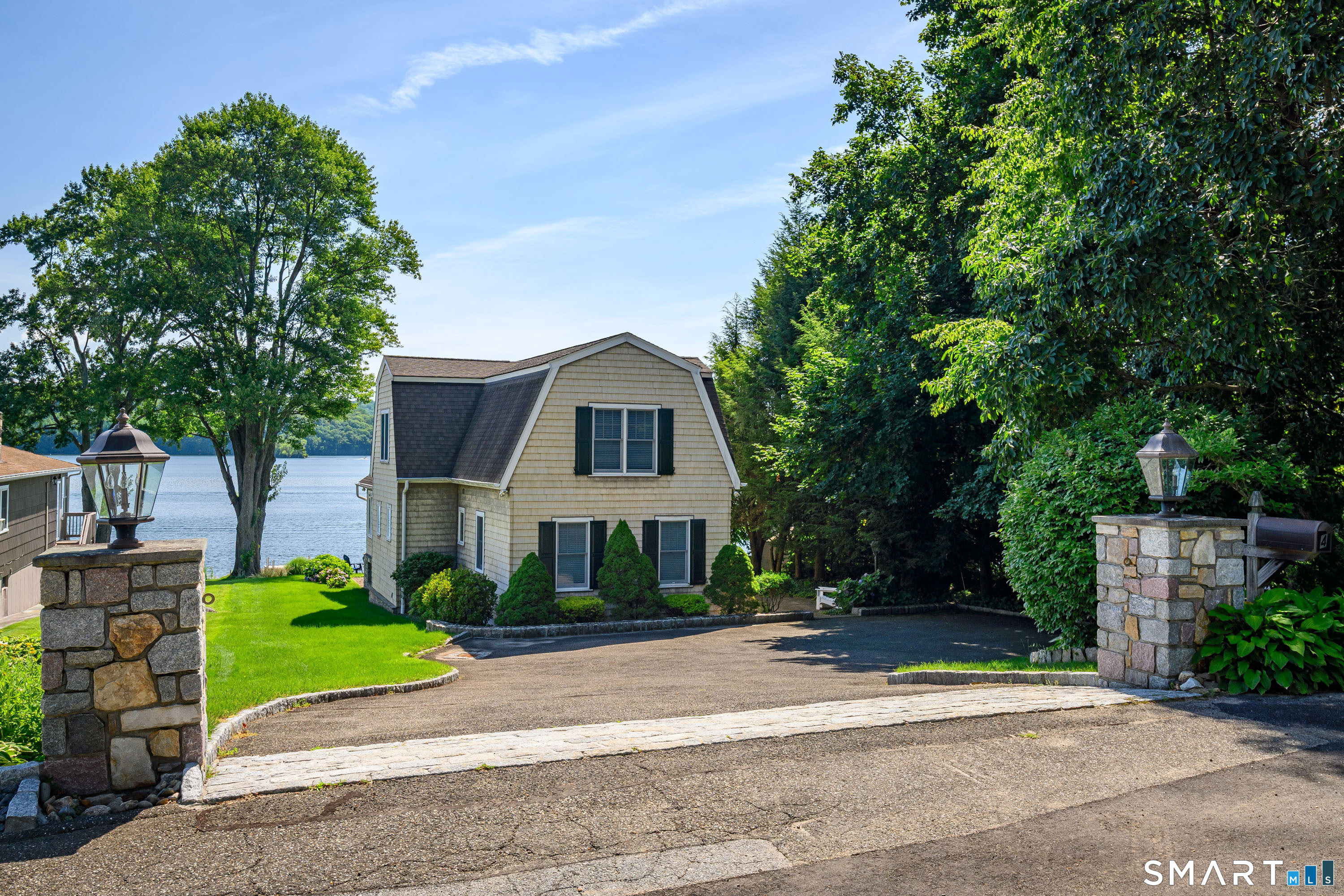 4 Eastview Road New Fairfield CT 06812