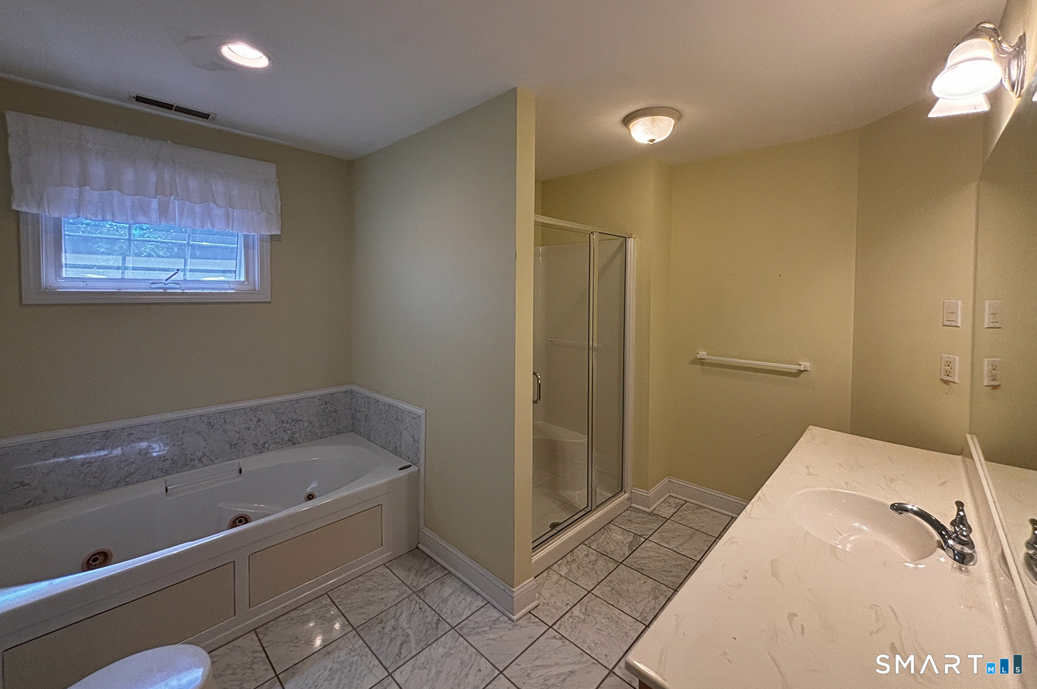 405 South Pine Creek Road Fairfield CT 06824