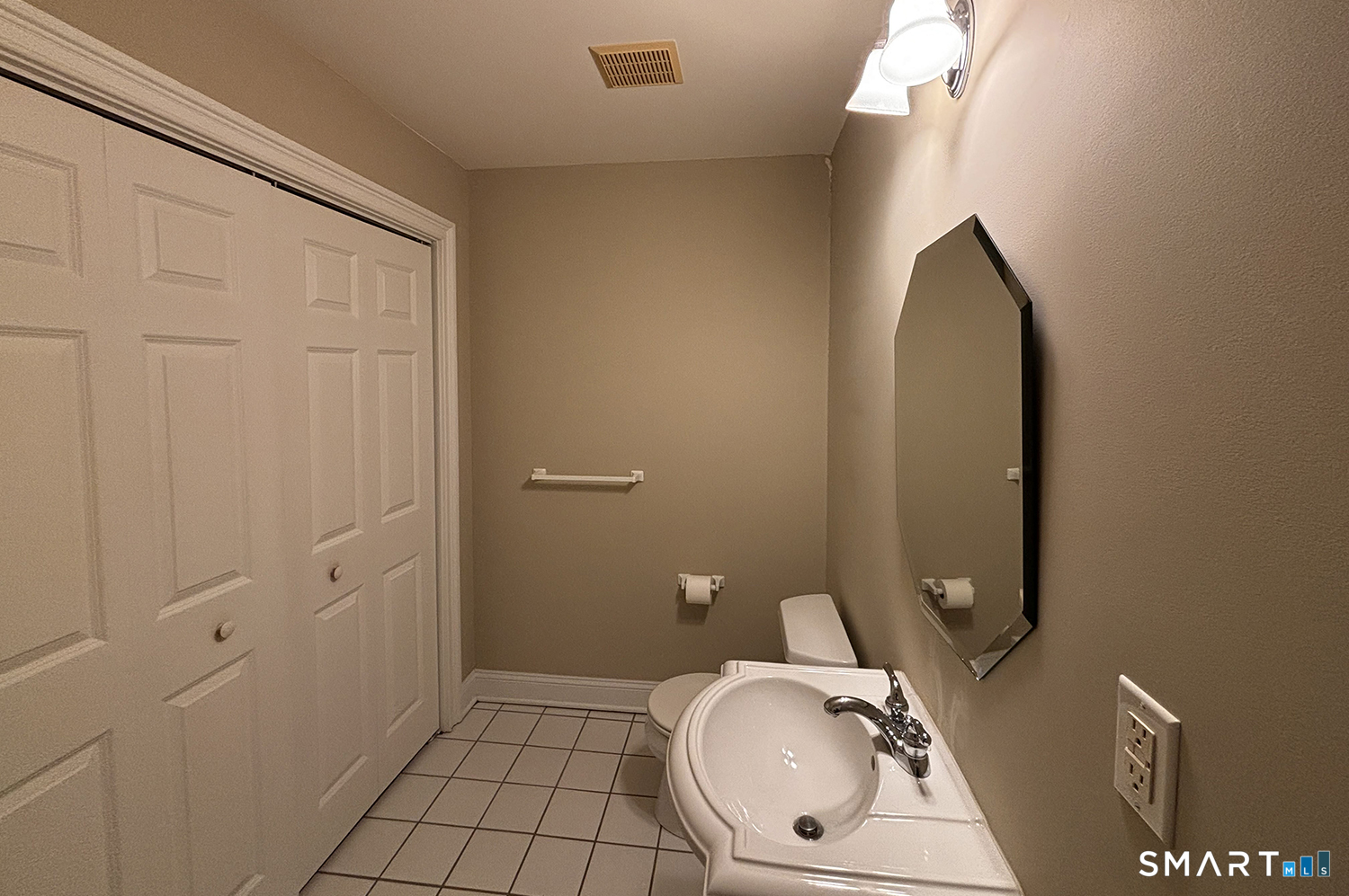 405 South Pine Creek Road Fairfield CT 06824