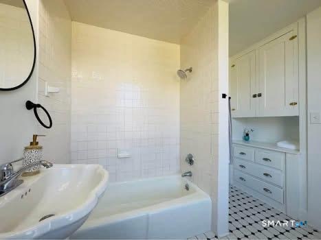 27 Woodside Circle Middletown CT 06457