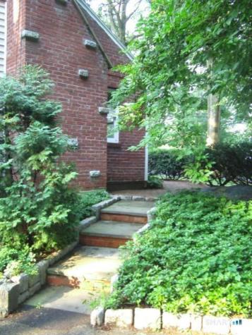 407 West Hill Road Stamford CT 06902