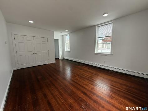 18 Bank Street New London CT 06320