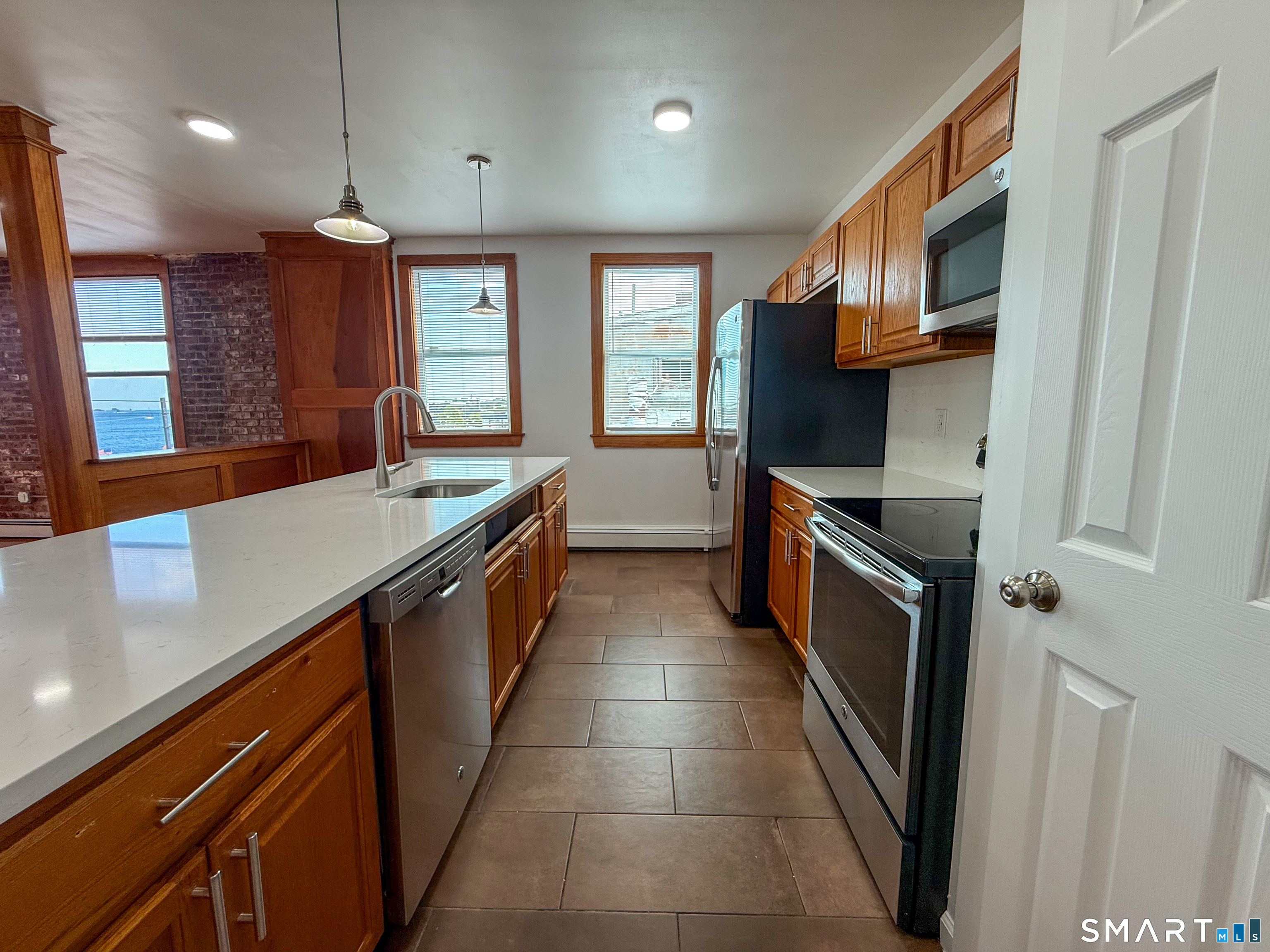 18 Bank Street New London CT 06320