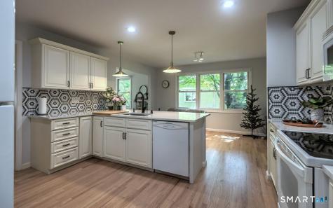 9 Canterbury Road Hamden CT 06514