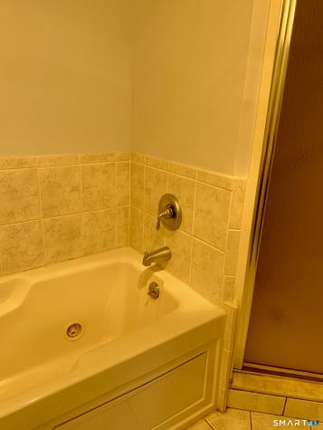 85 Harbour Close New Haven CT 06519