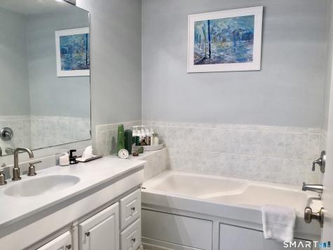 85 Harbour Close New Haven CT 06519