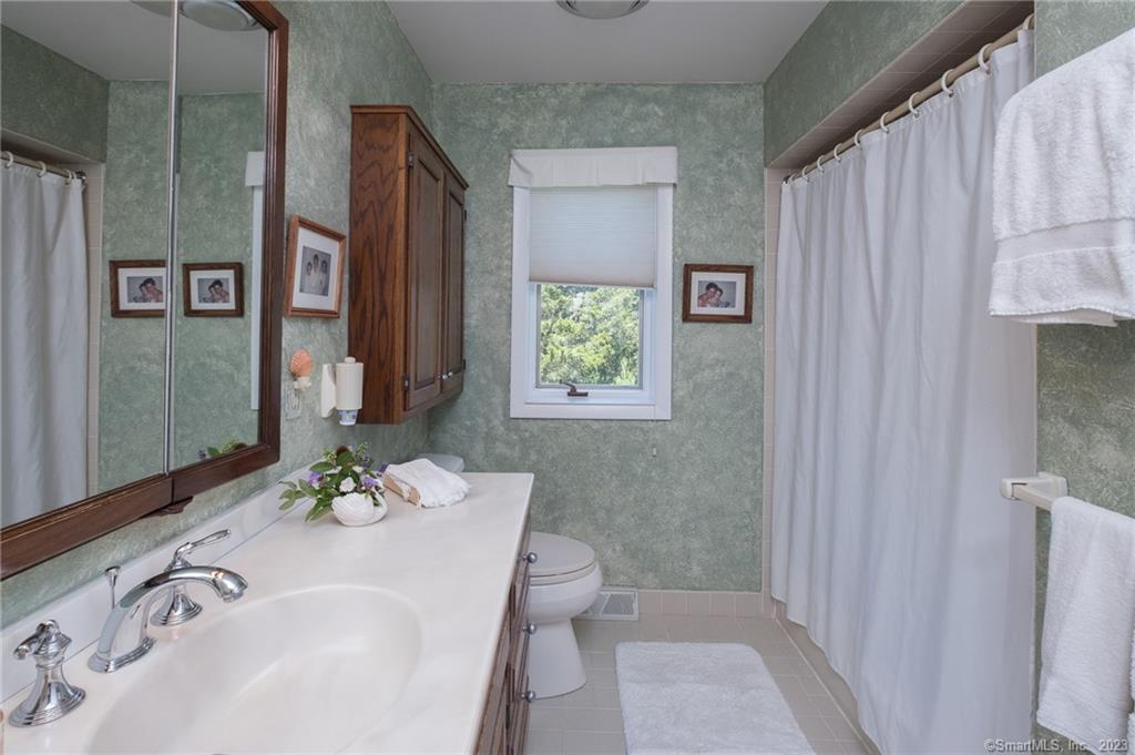 10 Morgan Point Groton CT 06340