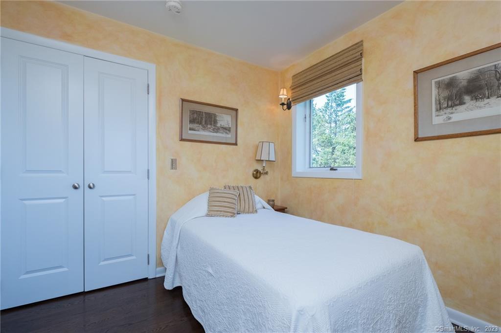 10 Morgan Point Groton CT 06340