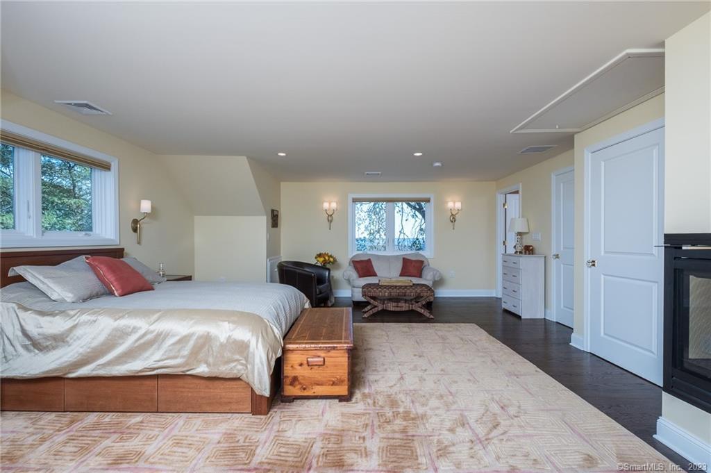 10 Morgan Point Groton CT 06340