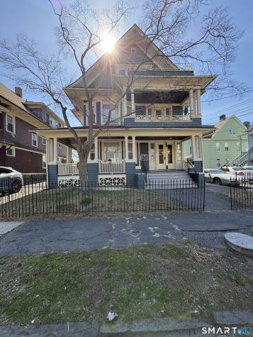 689 Maplewood Avenue Bridgeport CT 06605