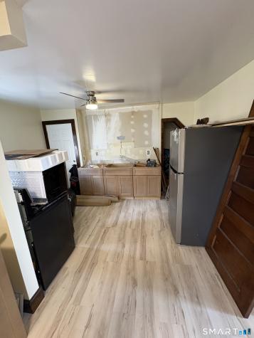 689 Maplewood Avenue Bridgeport CT 06605