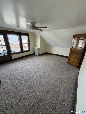 689 Maplewood Avenue Bridgeport CT 06605