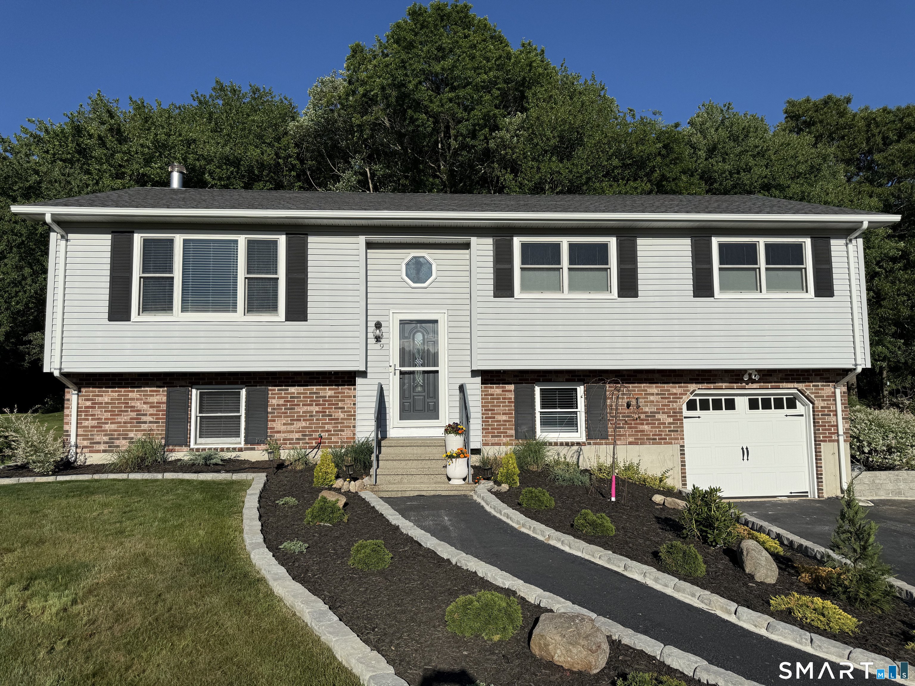 29 Deer Ridge Road Stonington CT 06378