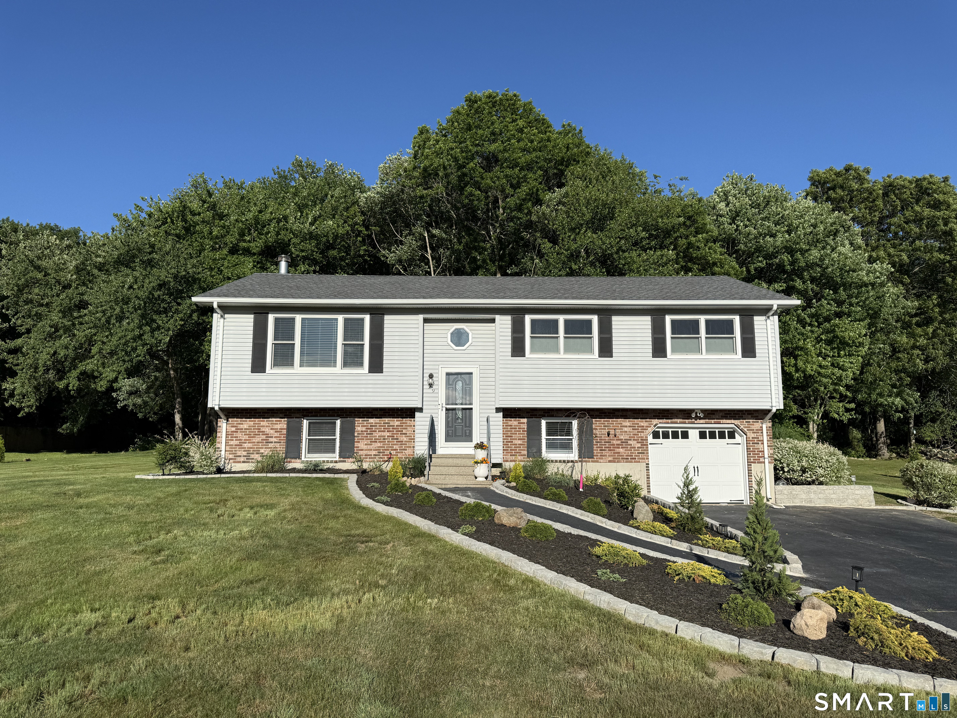29 Deer Ridge Road Stonington CT 06378