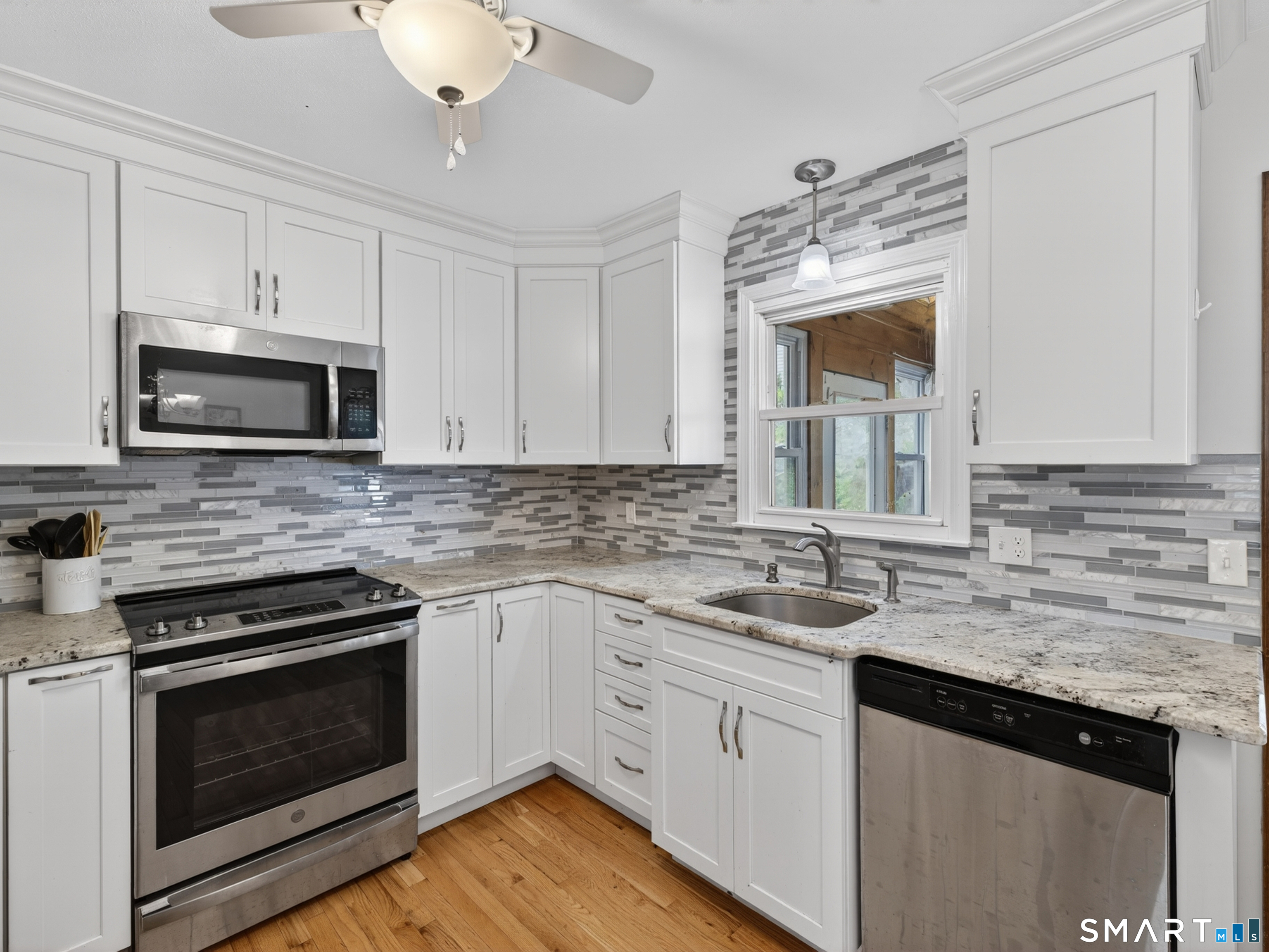 73 Warren Avenue Groton CT 06355