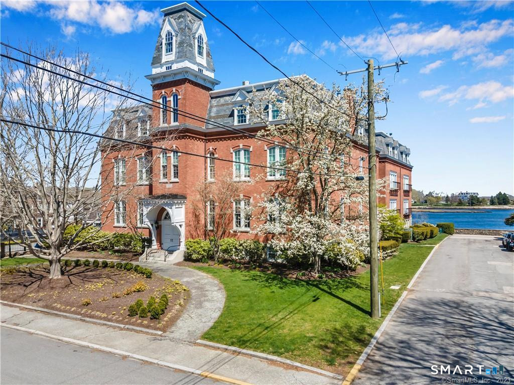 25 Orchard Street Stonington CT 06378