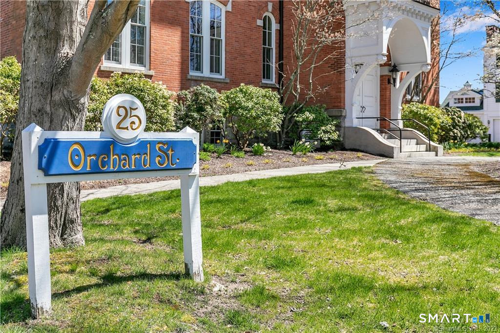 25 Orchard Street Stonington CT 06378