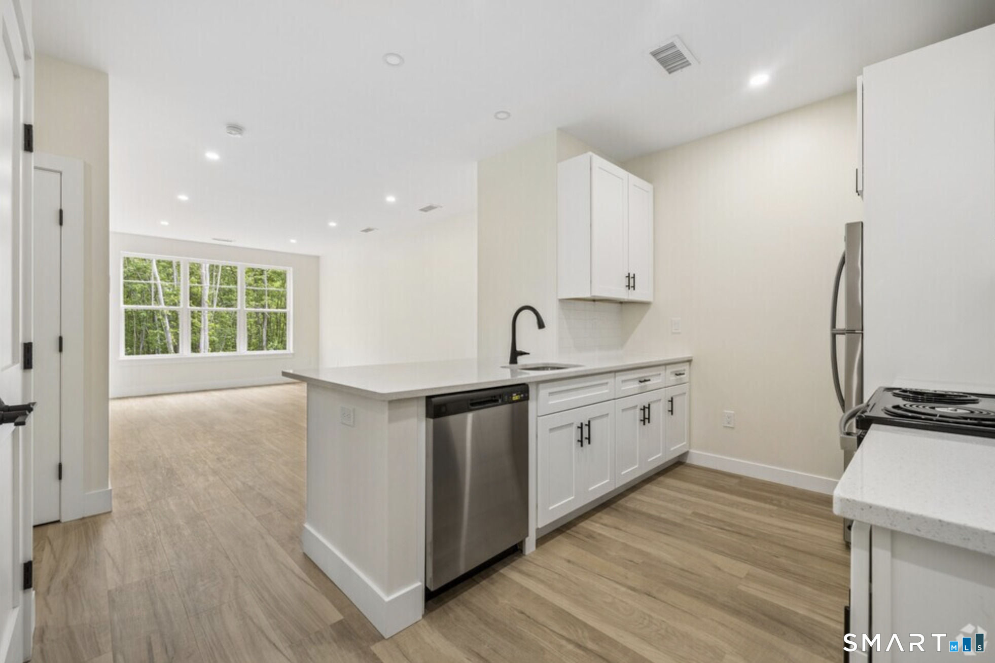 220 East Road Meriden CT 06450