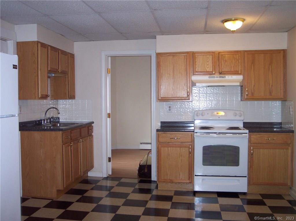 12 Thompson Court Enfield CT 06082