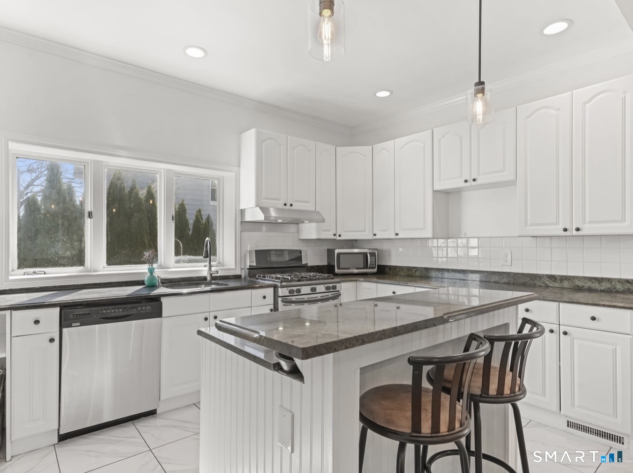 709 Tunxis Hill Road Fairfield CT 06824