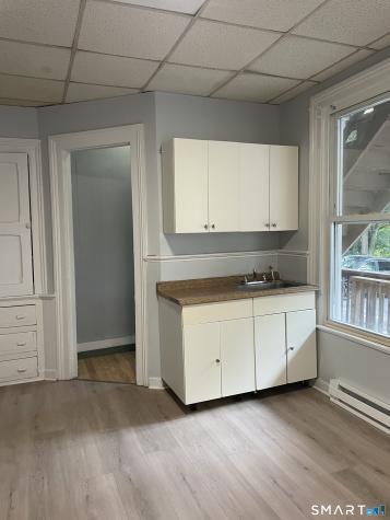 1086 East Main Street Waterbury CT 06705
