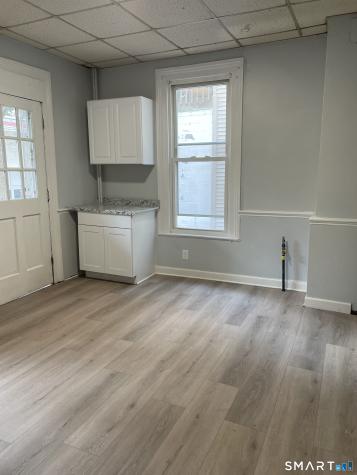 1086 East Main Street Waterbury CT 06705