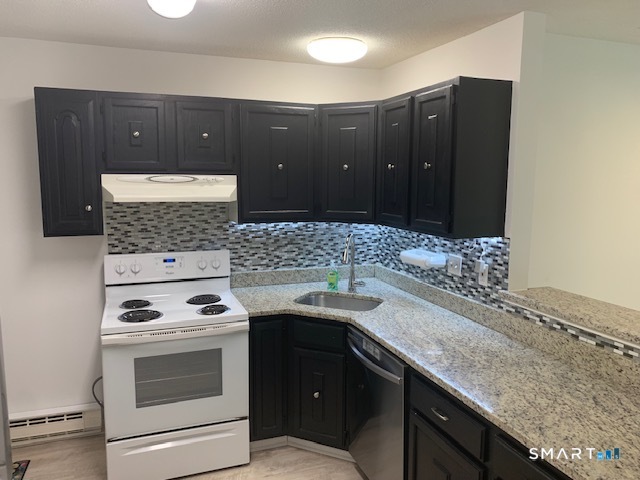 3 Wellington Drive Farmington CT 06032