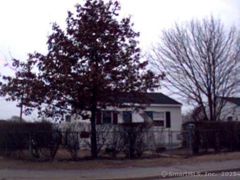 186 Midway Oval Groton CT 06340