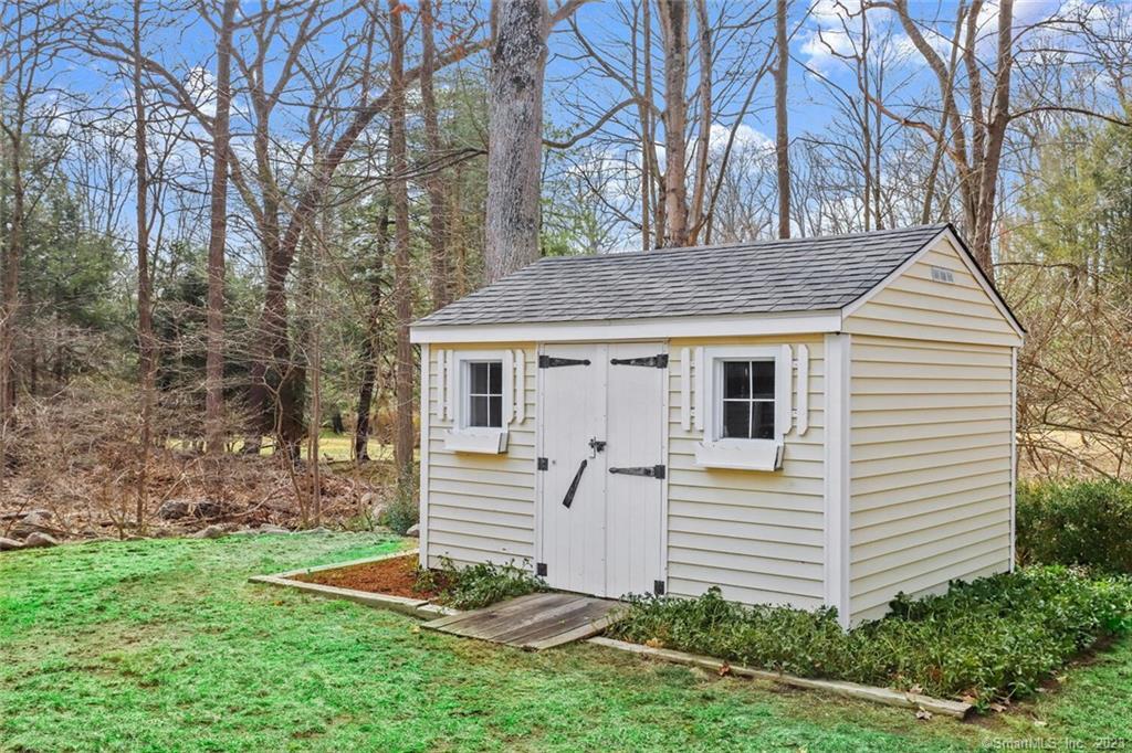 183 Frogtown Road New Canaan CT 06840