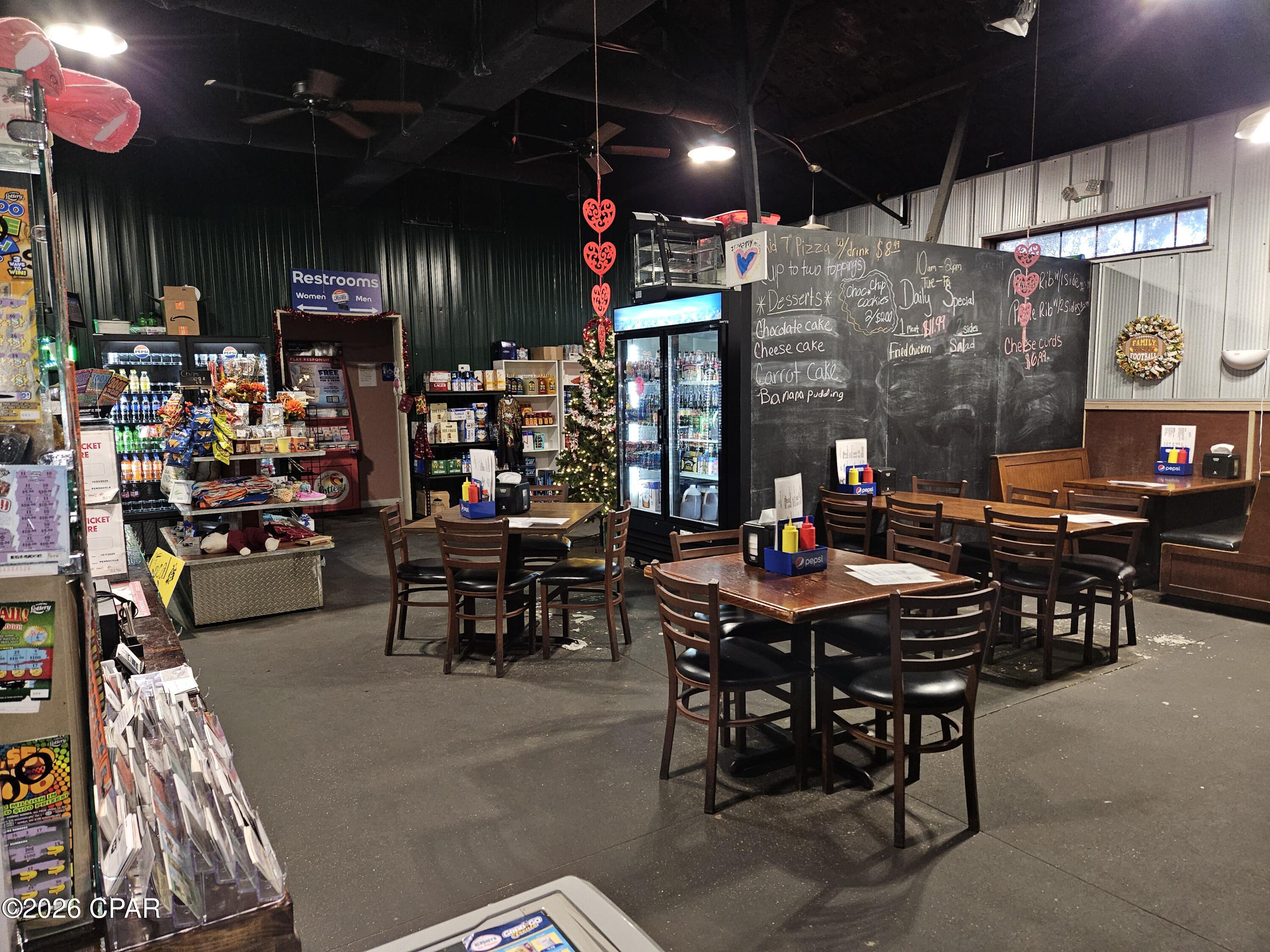5163 Highway 77 Chipley FL 32428