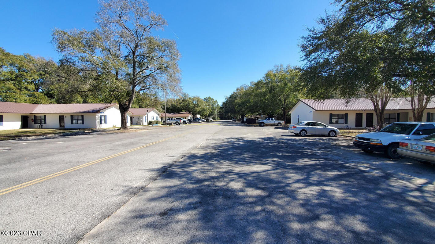 125 N Davis Lane Defuniak Springs FL 32433