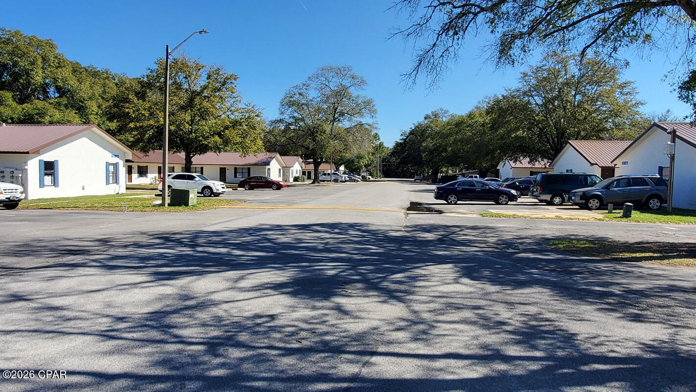 125 N Davis Lane Defuniak Springs FL 32433