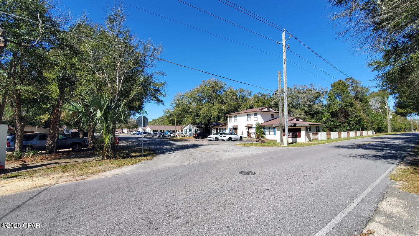 125 N Davis Lane Defuniak Springs FL 32433