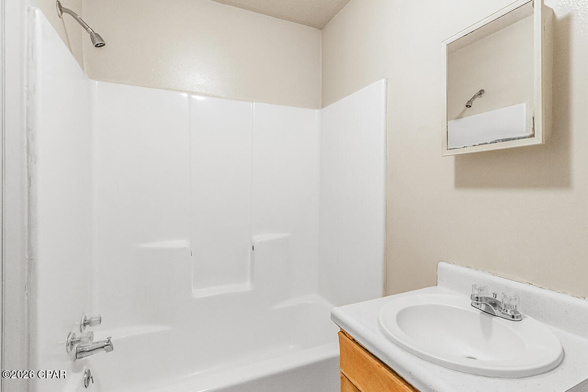 125 N Davis Lane Defuniak Springs FL 32433