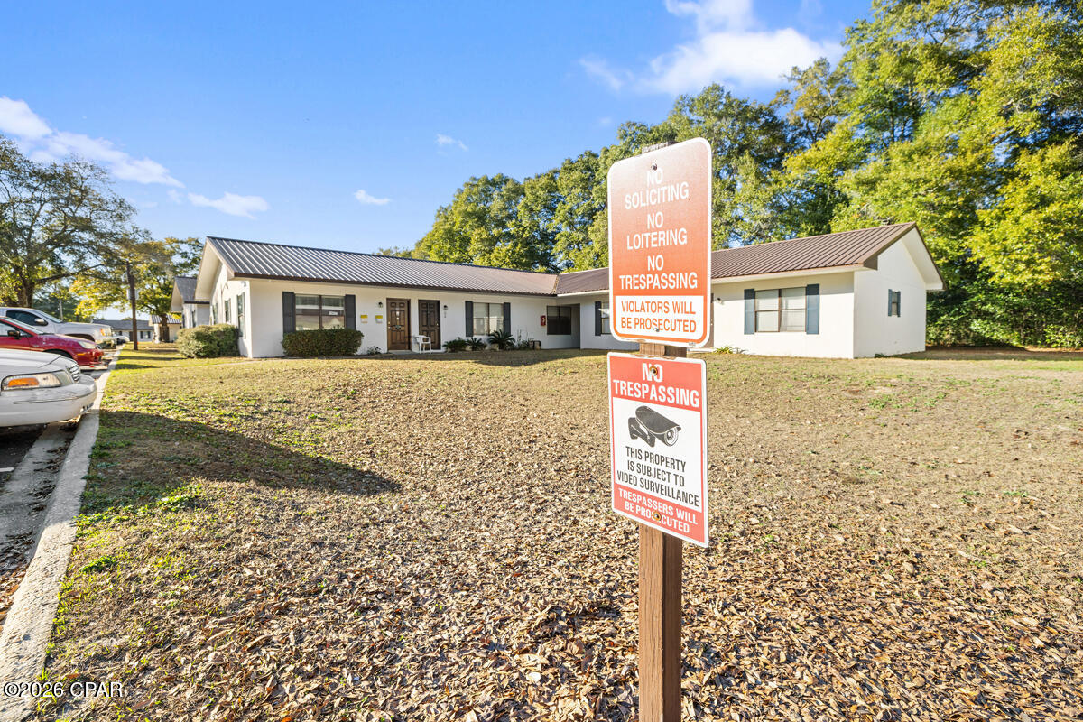 125 N Davis Lane Defuniak Springs FL 32433
