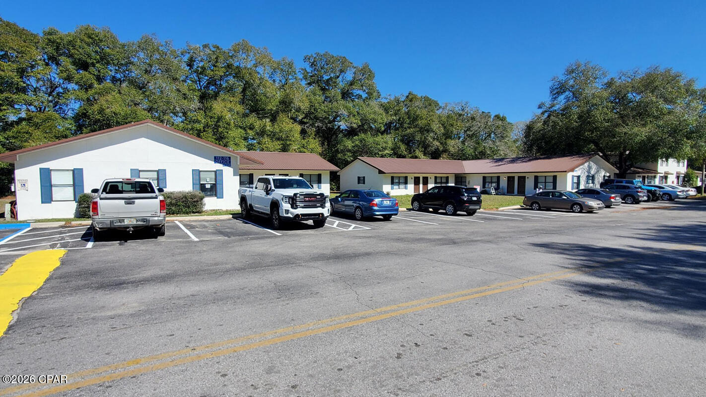 125 N Davis Lane Defuniak Springs FL 32433