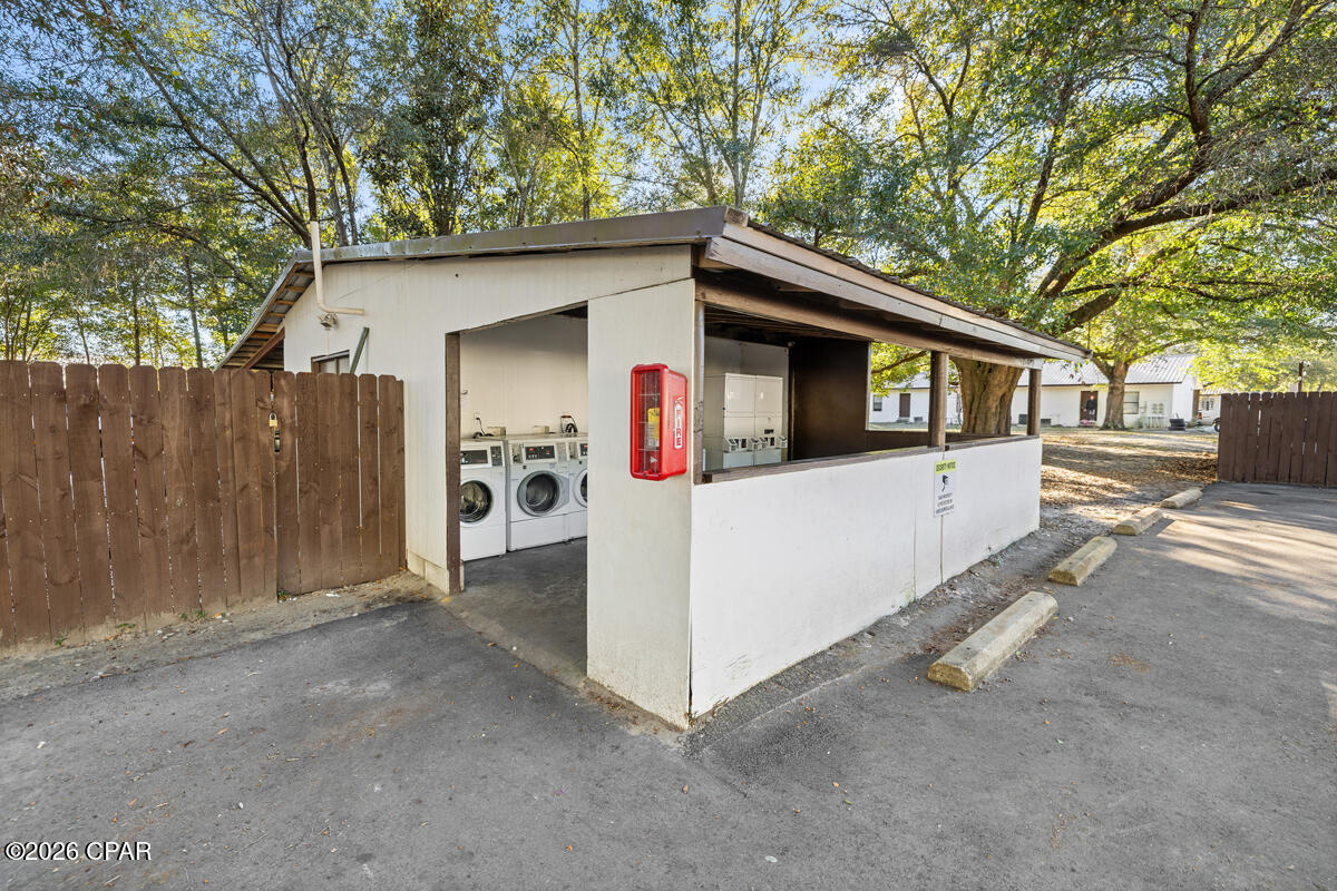 125 N Davis Lane Defuniak Springs FL 32433