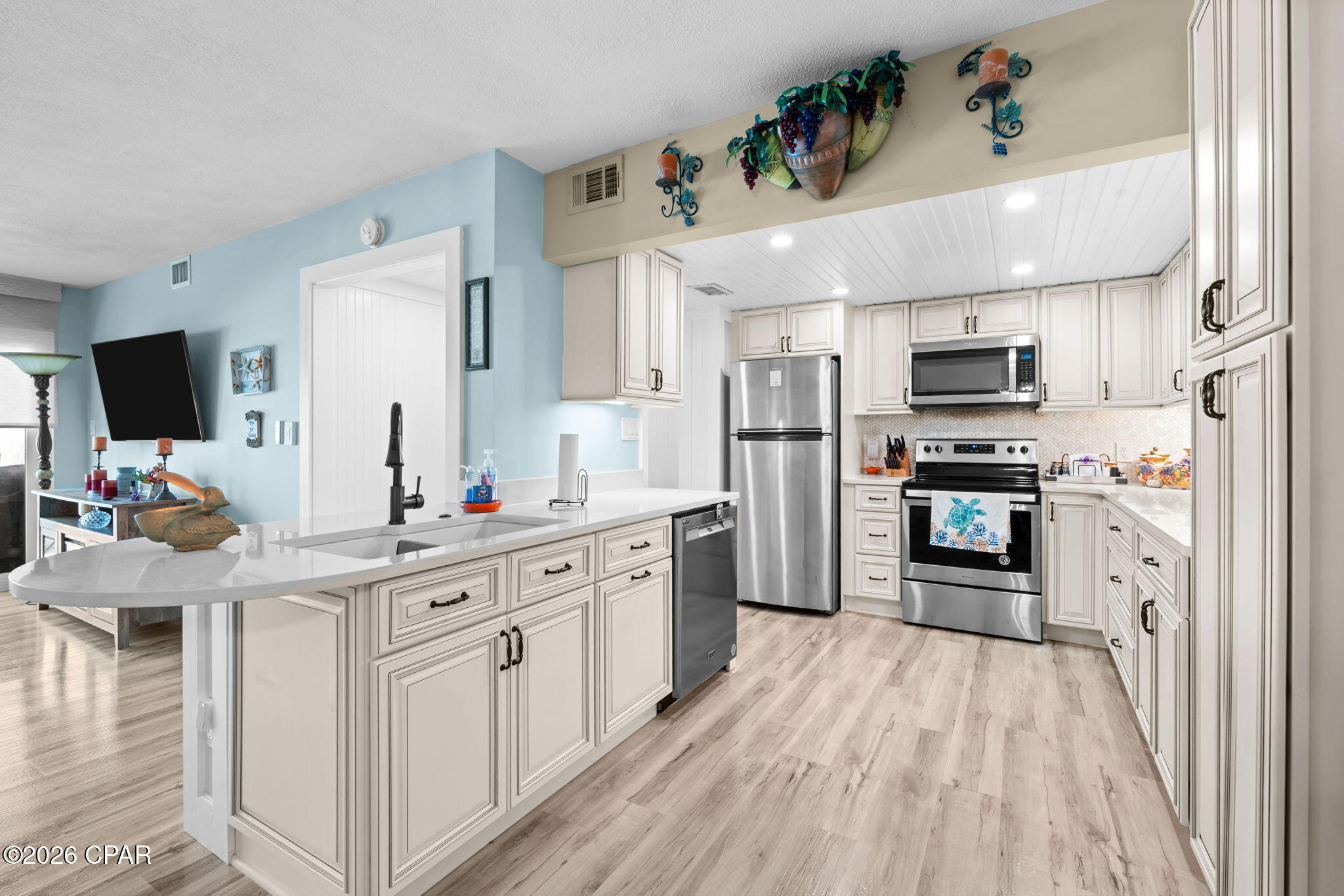 8815 Thomas Drive Panama City FL 32408